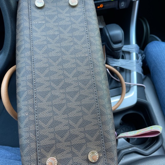 Michael Kors satchel***read description*** - Picture 2 of 6